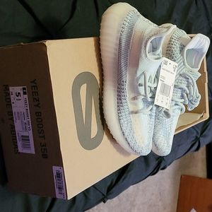 Brand New Yeezy Boost 350 V2 CLOWHT SZ Men 5.5